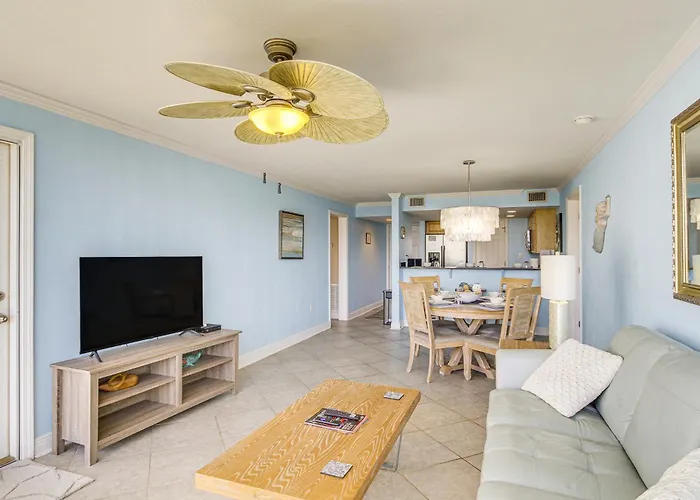 Biloxi Condo With Pool Access - Steps To Beach!