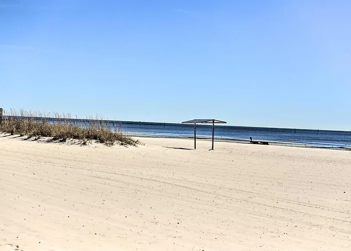 Biloxi Condo With Pool Access - Steps To Beach!