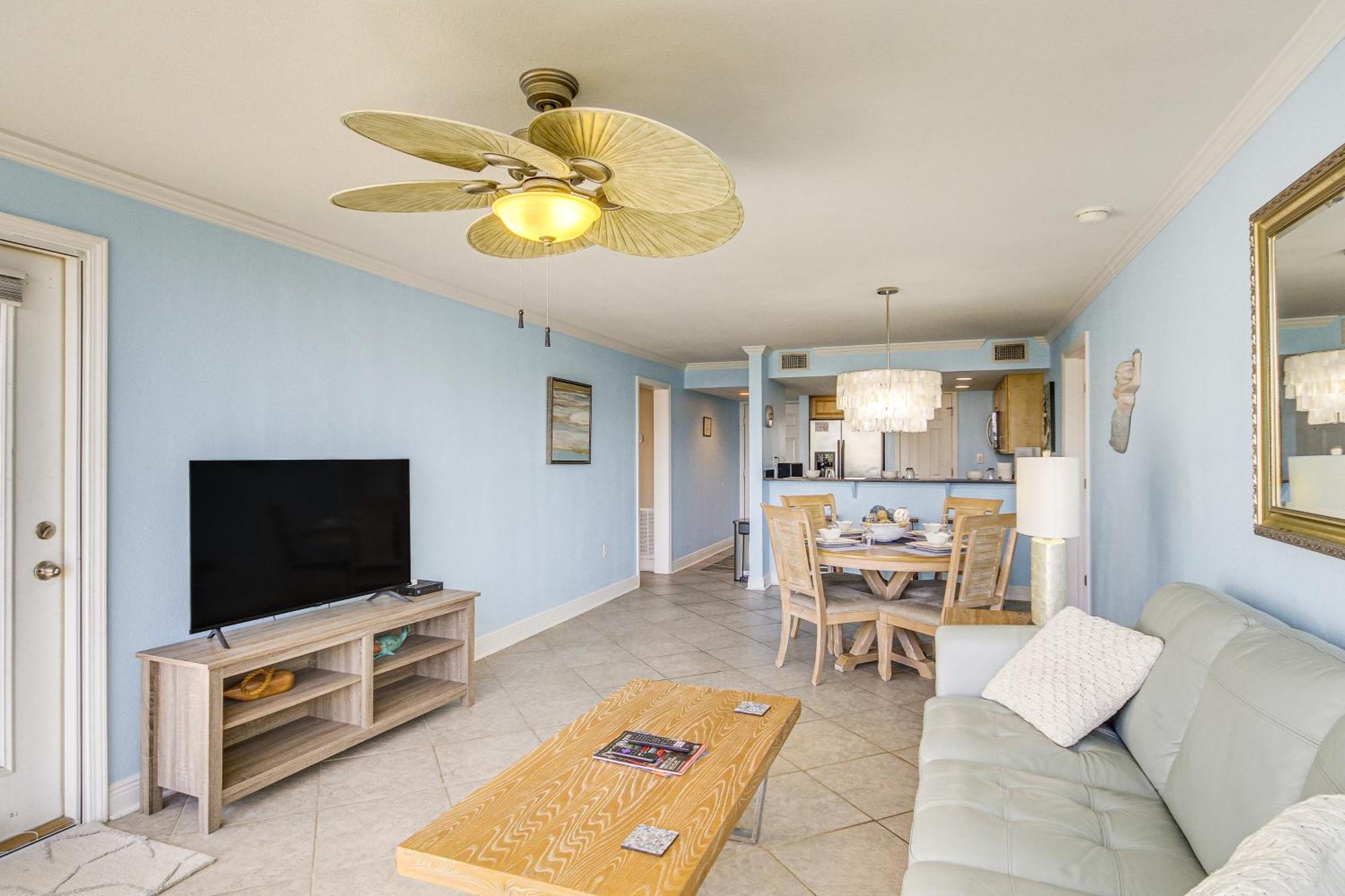 With Pool Access - Steps To Beach! Apartment Biloxi