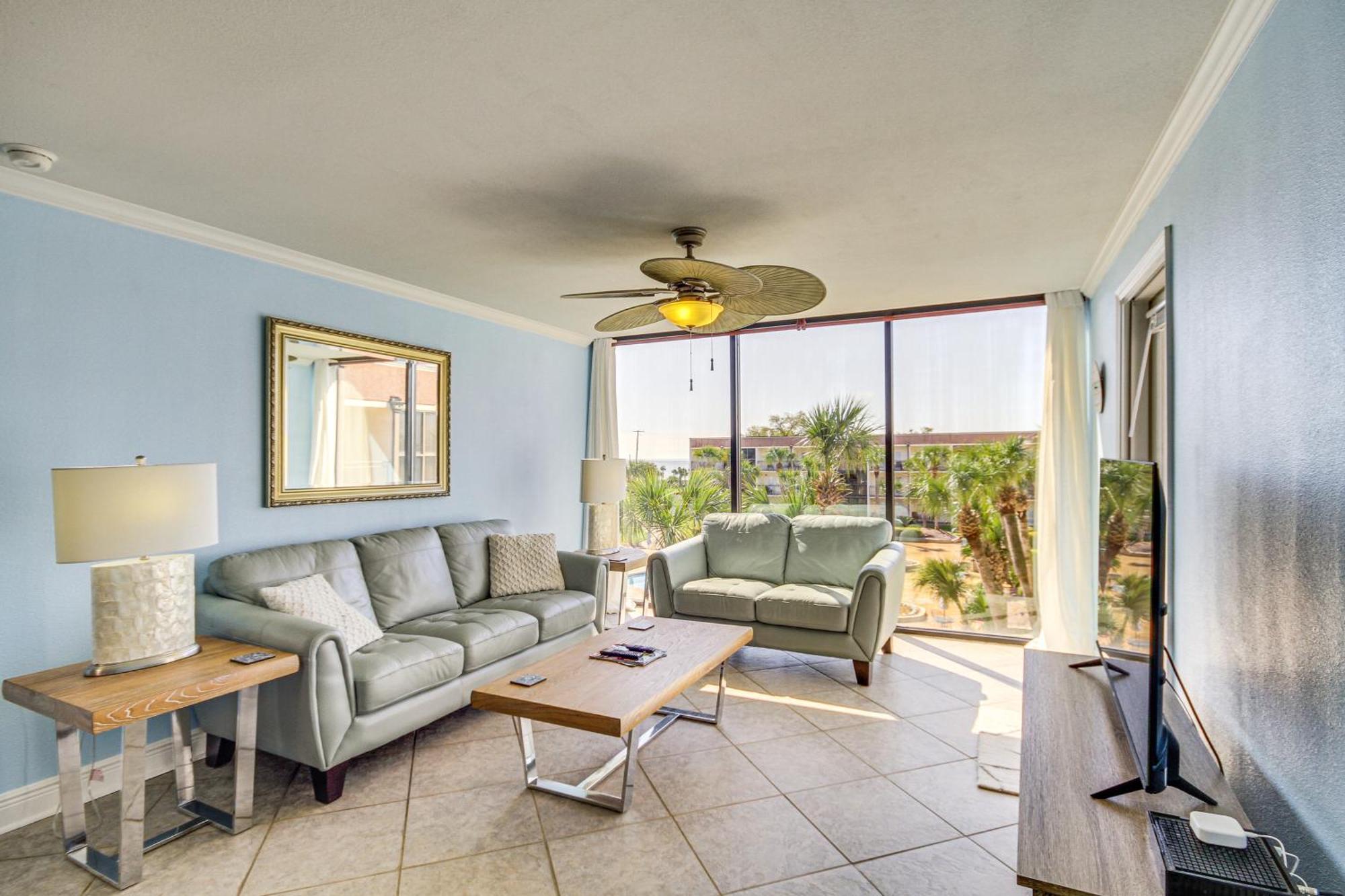 With Pool Access - Steps To Beach! * Biloxi