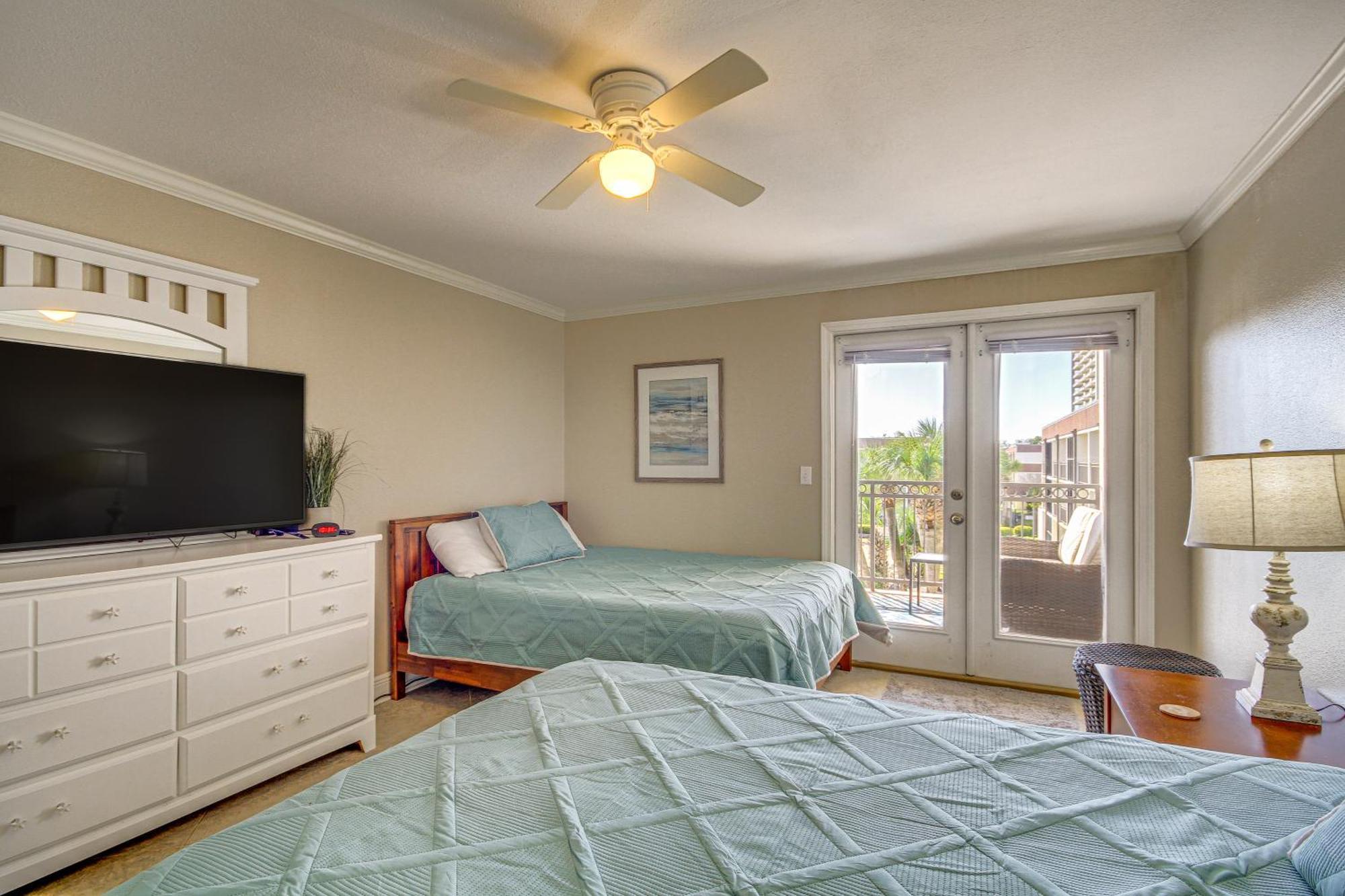 With Pool Access - Steps To Beach! * Biloxi